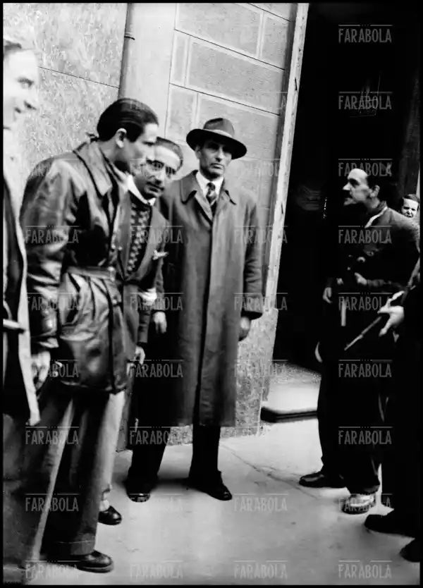 Partigiani arrestano fascista, 1945 - Farabola Immagine digitale