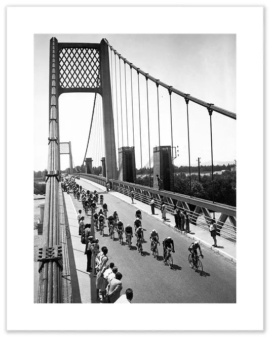 Passaggio sul Pont Neuf, Tour de France 1951 - Farabola Fotografia