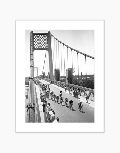 Passaggio sul Pont Neuf, Tour de France 1951 - Farabola Fotografia