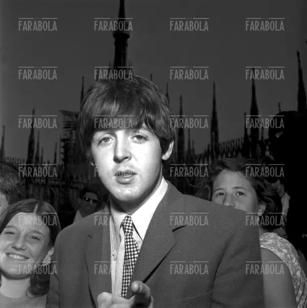 Paul McCartney al Duomo, Concerto dei Beatles, Milano, 1965 - Farabola Immagine digitale