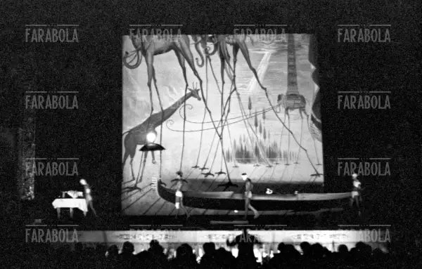 Performance di Salvador Dalì, Festival di Venezia, 1961 - Farabola Immagine digitale