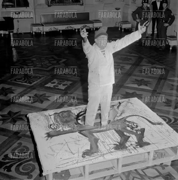 Performance di Salvador Dalì, Festival di Venezia, 1961 - Farabola Immagine digitale