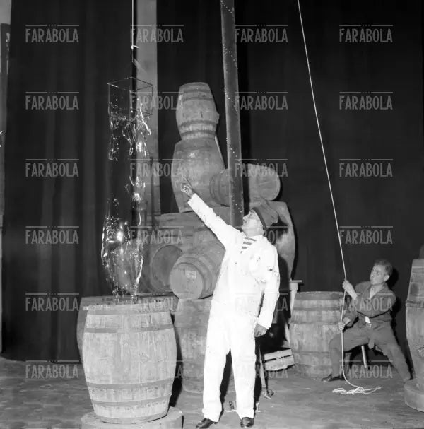 Performance di Salvador Dalì, Festival di Venezia, 1961 - Farabola Immagine digitale