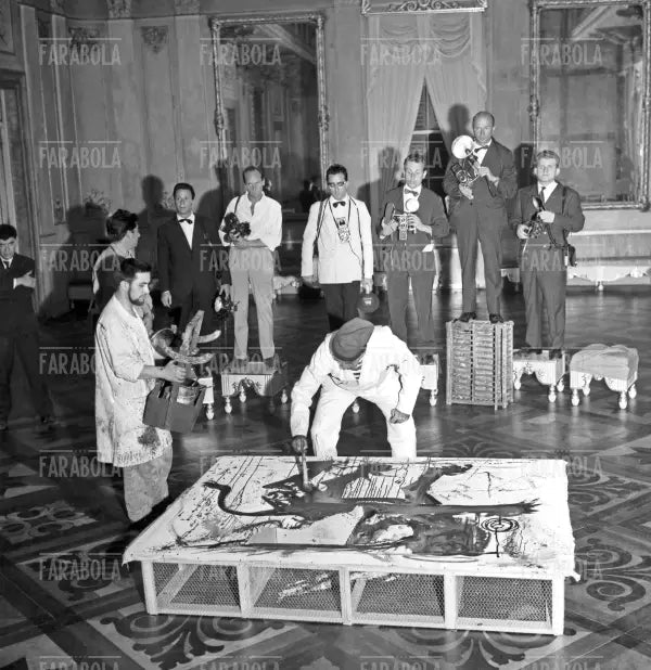 Performance di Salvador Dalì, Festival di Venezia, 1961 - Farabola Immagine digitale