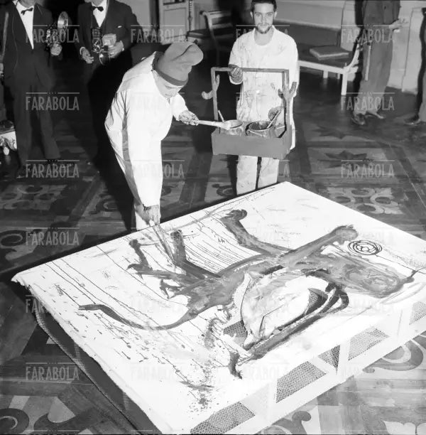 Performance di Salvador Dalì, Festival di Venezia, 1961 - Farabola Immagine digitale