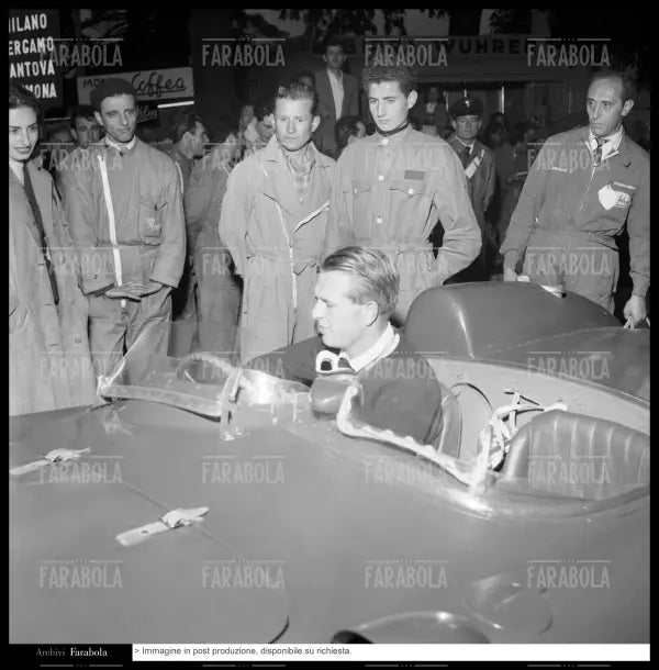 Peter Collins su Ferrari 860 Monza Scaglietti, Mille Miglia, 1956 - Farabola Immagine digitale