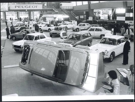 Peugeot 204 Salone Auto Parigi 1974 Ft 36669 - Stampa 24x18 cm - Farabola Stampa ai sali d'argento