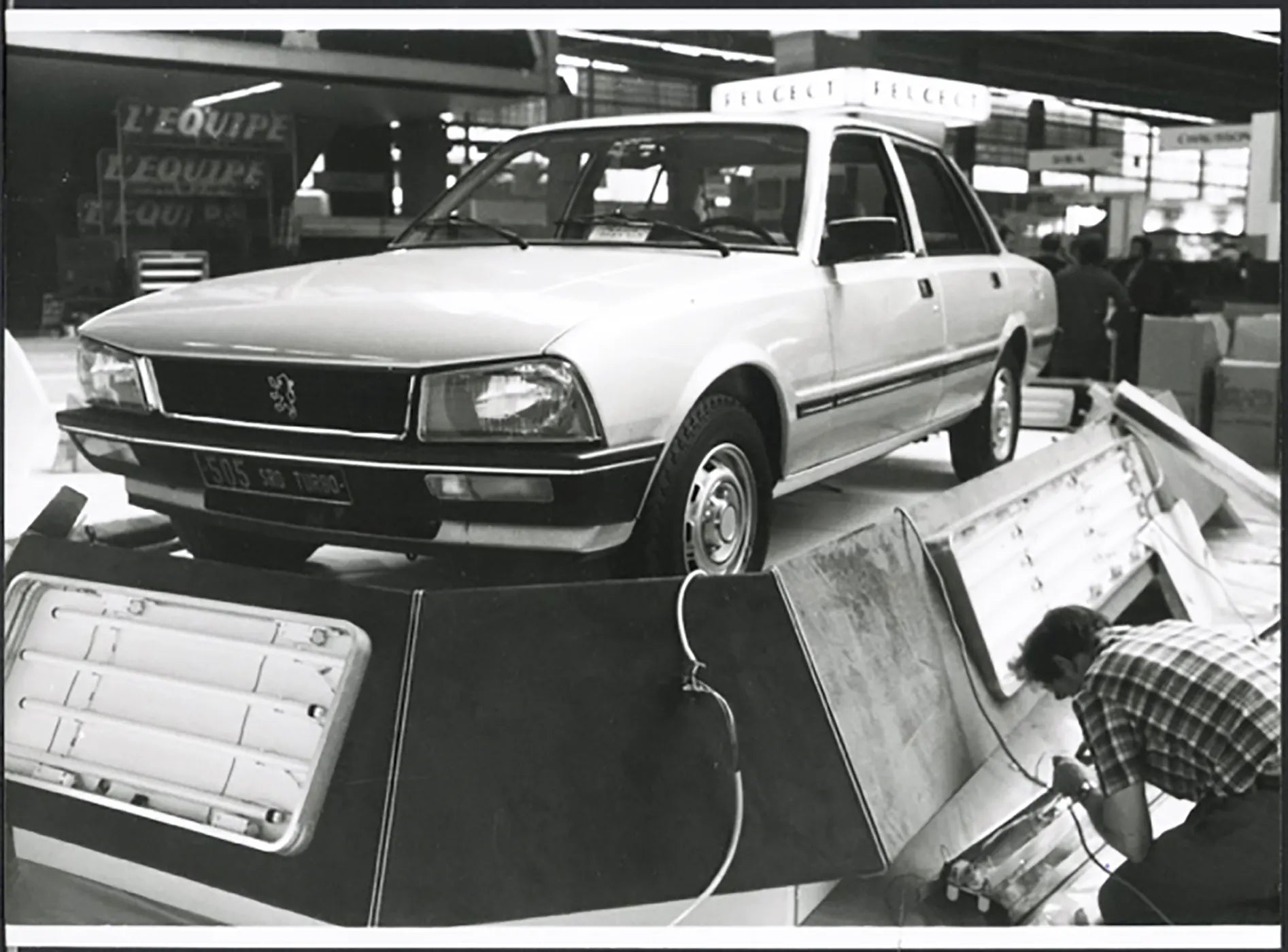 Peugeot 505 Turbo Salone Auto Parigi 1980 Ft 37015 - Stampa 24x18 cm - Farabola Stampa ai sali d'argento