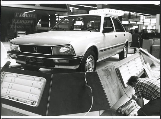 Peugeot 505 Turbo Salone Auto Parigi 1980 Ft 37015 - Stampa 24x18 cm - Farabola Stampa ai sali d'argento