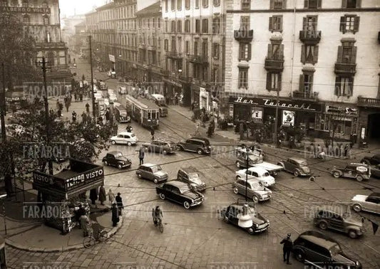 Piazza Baiamonti, Milano, 1955 - Farabola Immagine digitale