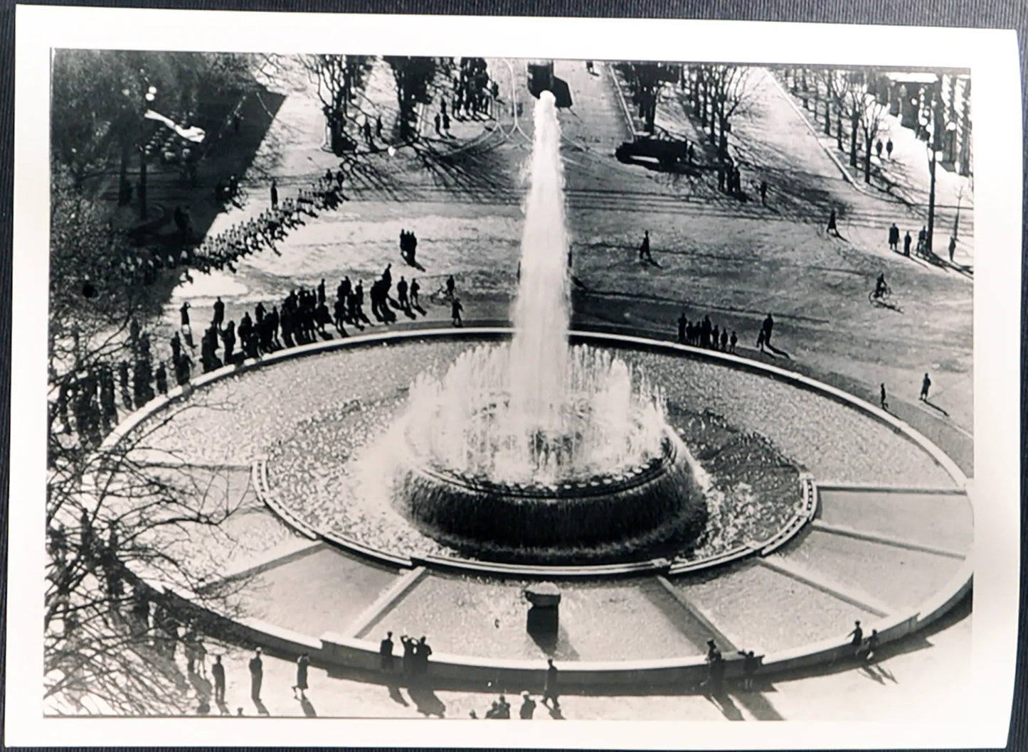 Piazza Castello Milano anni 50 Ft 3098 - Stampa 24x18 cm - Farabola Stampa ai sali d'argento (anni 90)