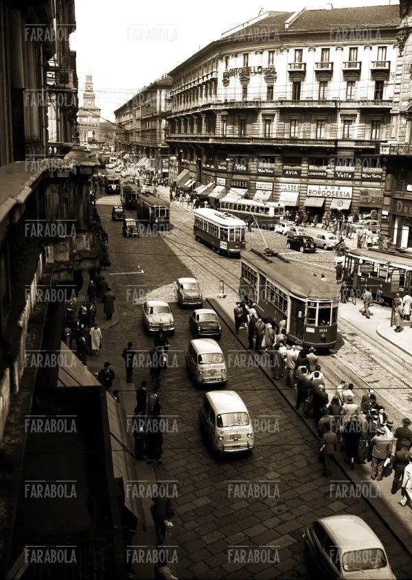 Piazza Cordusio e via Dante, Milano, anni 50 - Farabola Immagine digitale