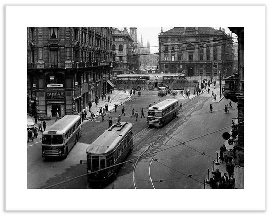 Piazza Cordusio, Milano 1960 - Farabola Fotografia