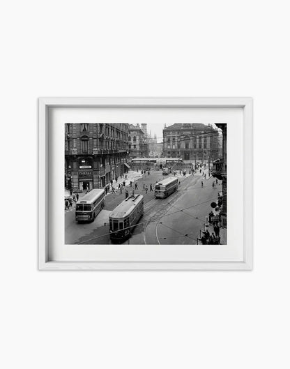 Piazza Cordusio, Milano 1960 - Farabola Fotografia