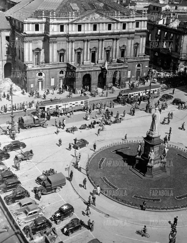 Piazza della Scala, 1945 - Farabola Immagine digitale