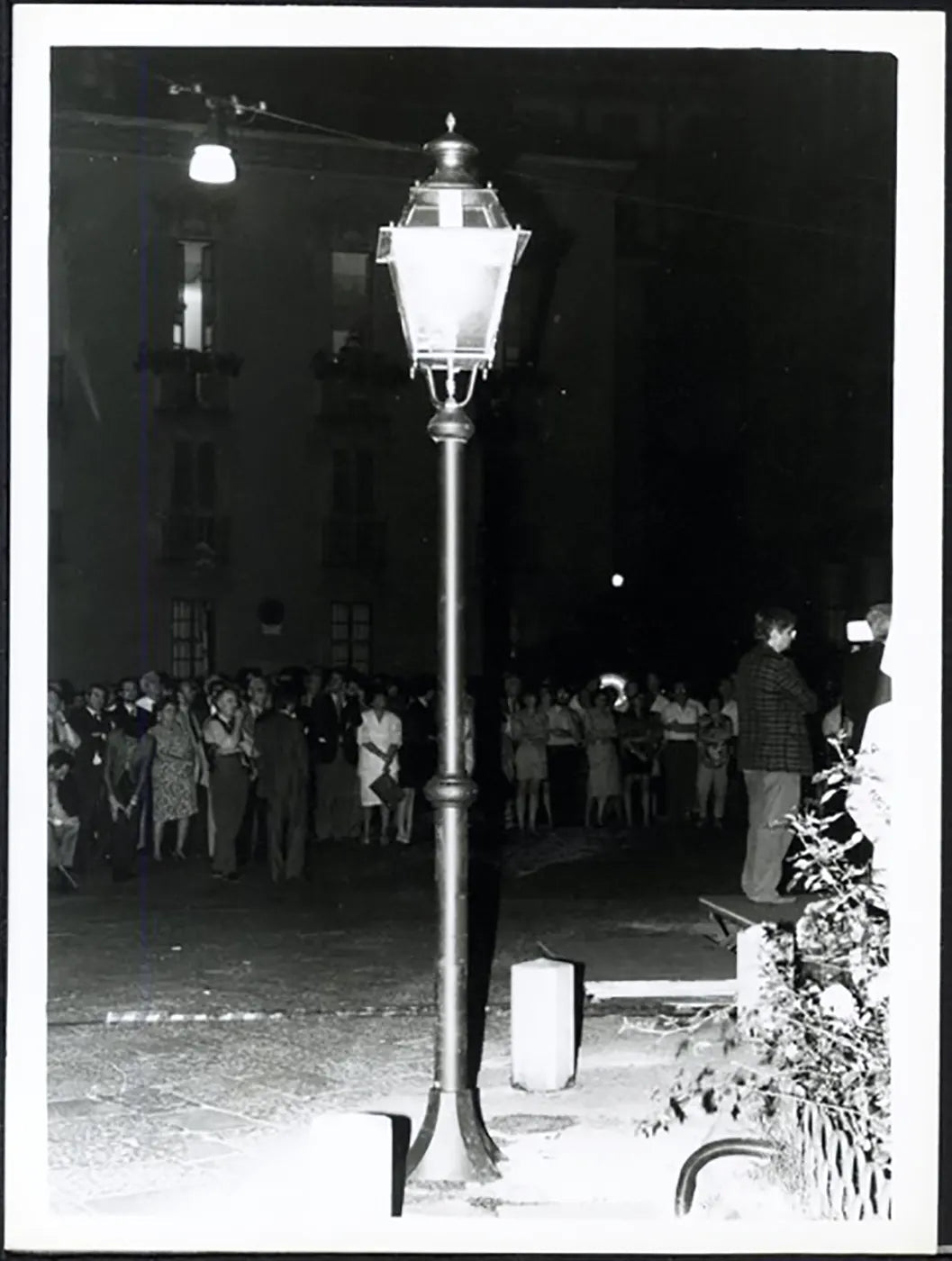 Piazzetta Brera Milano 1994 Ft 37713 - Stampa 24x18 cm - Farabola Stampa ai sali d'argento