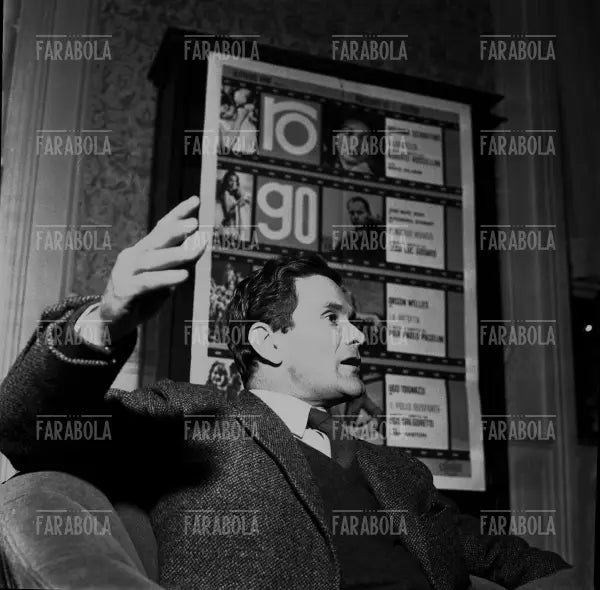 Pier Paolo Pasolini alla conferenza stampa del film Ro.Go.Pa.G, 1963 - Farabola Immagine digitale