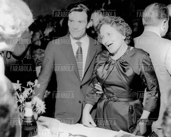 Pier Paolo Pasolini con la madre, Premio Strega, 1959 - Farabola Immagine digitale