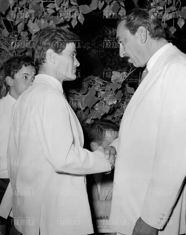 Pier Paolo Pasolini e Alberto Mondadori, Premio Viareggio, 1957 - Farabola Immagine digitale