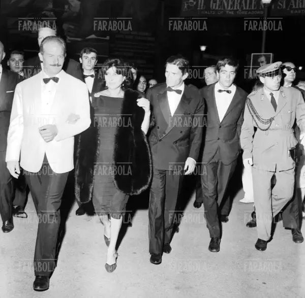 Pier Paolo Pasolini e Anna Magnani, Festival di Venezia, 1962 - Farabola Immagine digitale