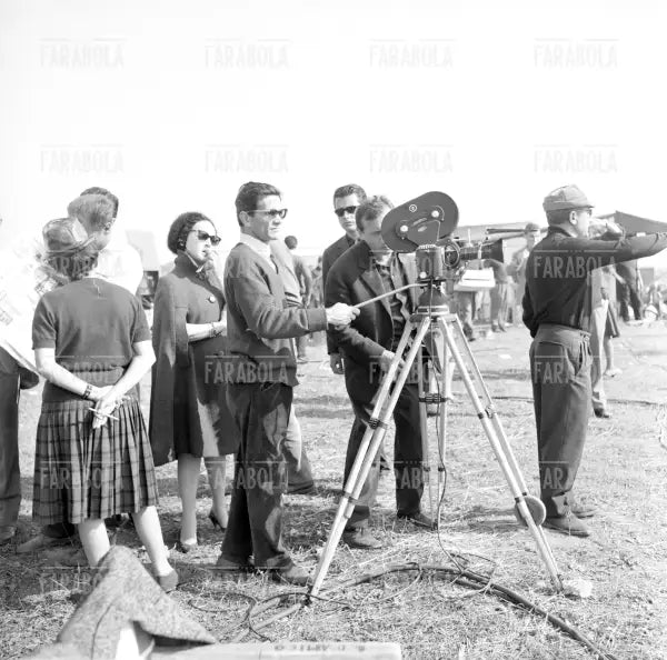 Pier Paolo Pasolini e Laura Betti sul set del film Ro.Go.Pa.G, 1962 - Farabola Immagine digitale