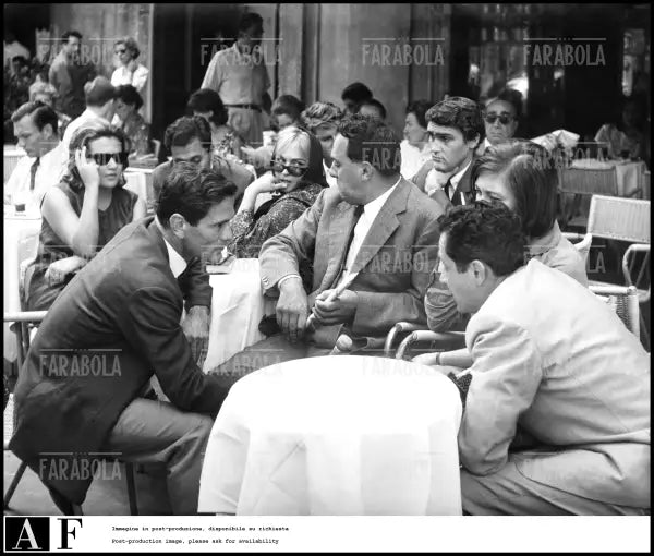 Pier Paolo Pasolini, Laura Betti e Damiano Damiani in via Veneto, 1963 - Farabola Immagine digitale