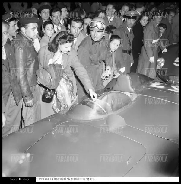 Piero Taruffi su Maserati 330S Fantuzzi, Mille Miglia, 1956 - Farabola Immagine digitale