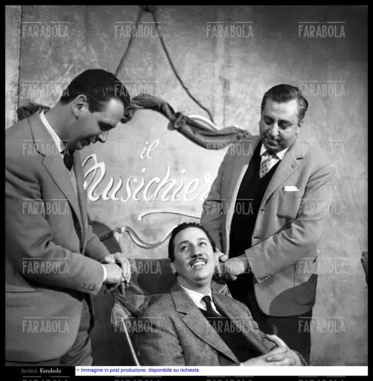 Pietro Garinei, Gorni Kramer e Sandro Giovannini, Il Musichiere, 1958 - Farabola Immagine digitale