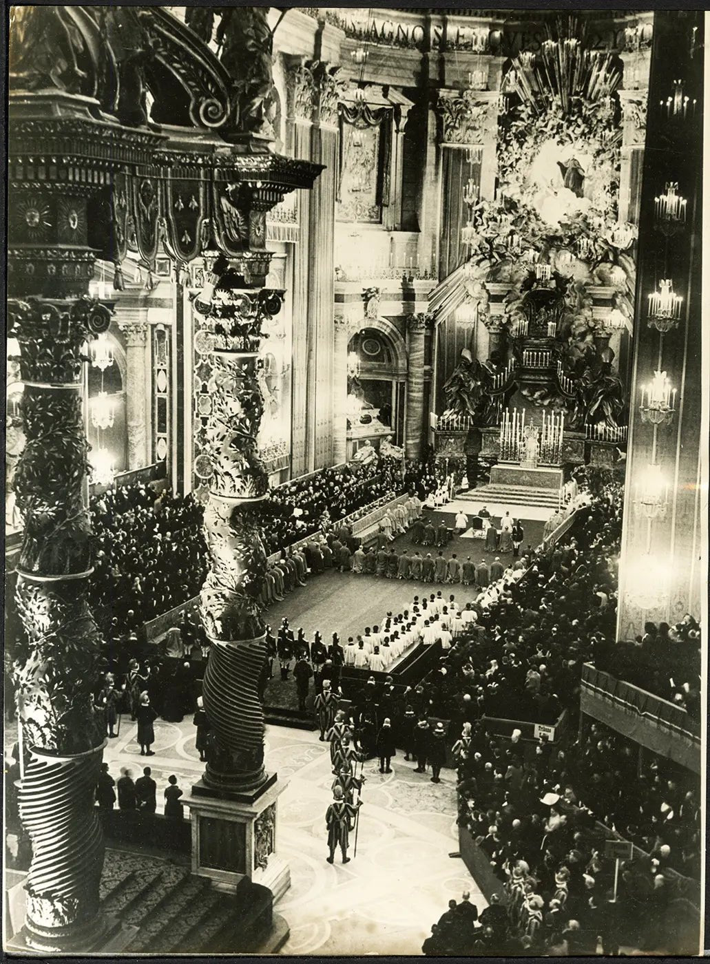 Pio XII durante una beatificazione anni 50 Ft 4840 - Stampa 24x18 cm - Farabola breadcrumbs : fotografie - vintage; foto - vintage - storia