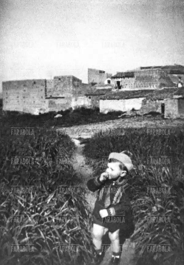Pippo Baudo da bambino, Catania, anni 30 - Farabola Immagine digitale
