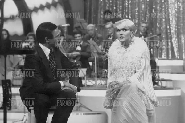 Pippo Baudo e Sylvia Koscina, Secondo voi, 1977 - Farabola Immagine digitale