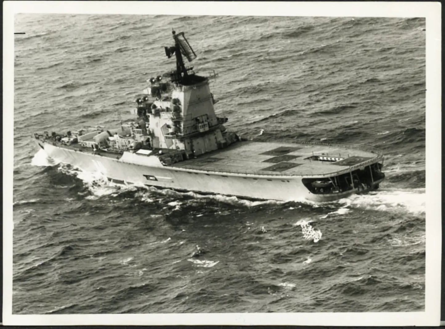 Portaelicotteri sovietica Moskva 1970 Ft 36939 - Stampa 20x15 cm - Farabola Stampa ai sali d'argento