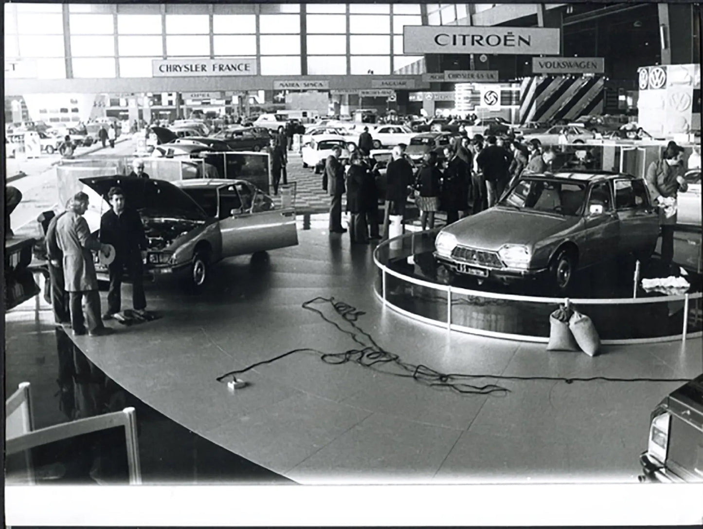 Preparativi Salone Auto Parigi 1973 Ft 36513 - Stampa 24x18 cm - Farabola Stampa ai sali d'argento