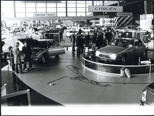 Preparativi Salone Auto Parigi 1973 Ft 36513 - Stampa 24x18 cm - Farabola Stampa ai sali d'argento