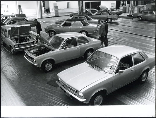 Preparativi Salone Auto Parigi 1974 Ft 36667 - Stampa 24x18 cm - Farabola Stampa ai sali d'argento