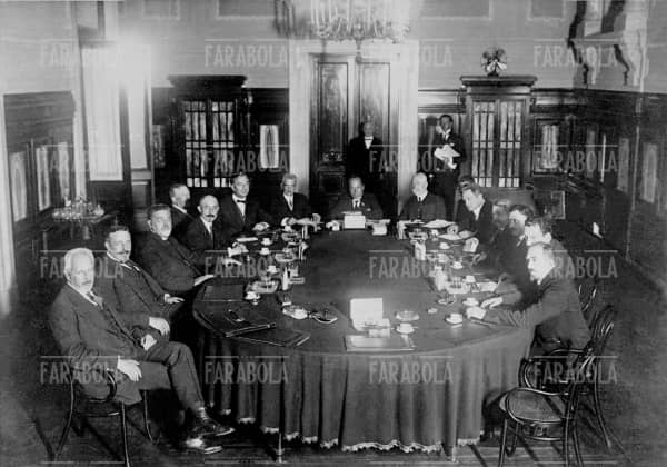 Prima riunione Governo Mussolini, 1922 - Farabola Immagine digitale