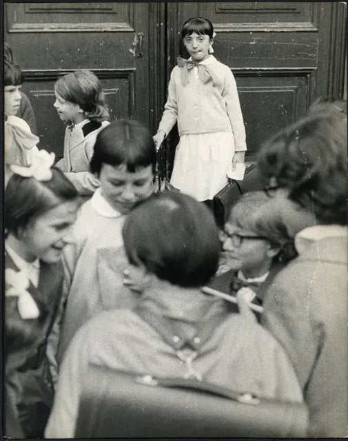 Primo giorno di scuola a Milano anni 60 Ft 4281 - Stampa 21x27 cm - Farabola Stampa ai sali d'argento