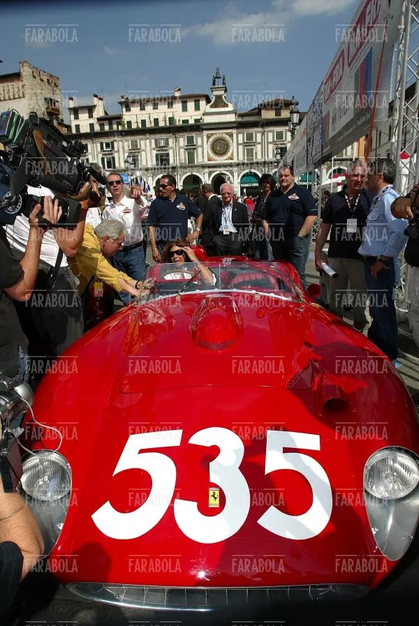 Prisca Taruffi su Ferrari 315 S, Mille Miglia, 2007 - Farabola Immagine digitale