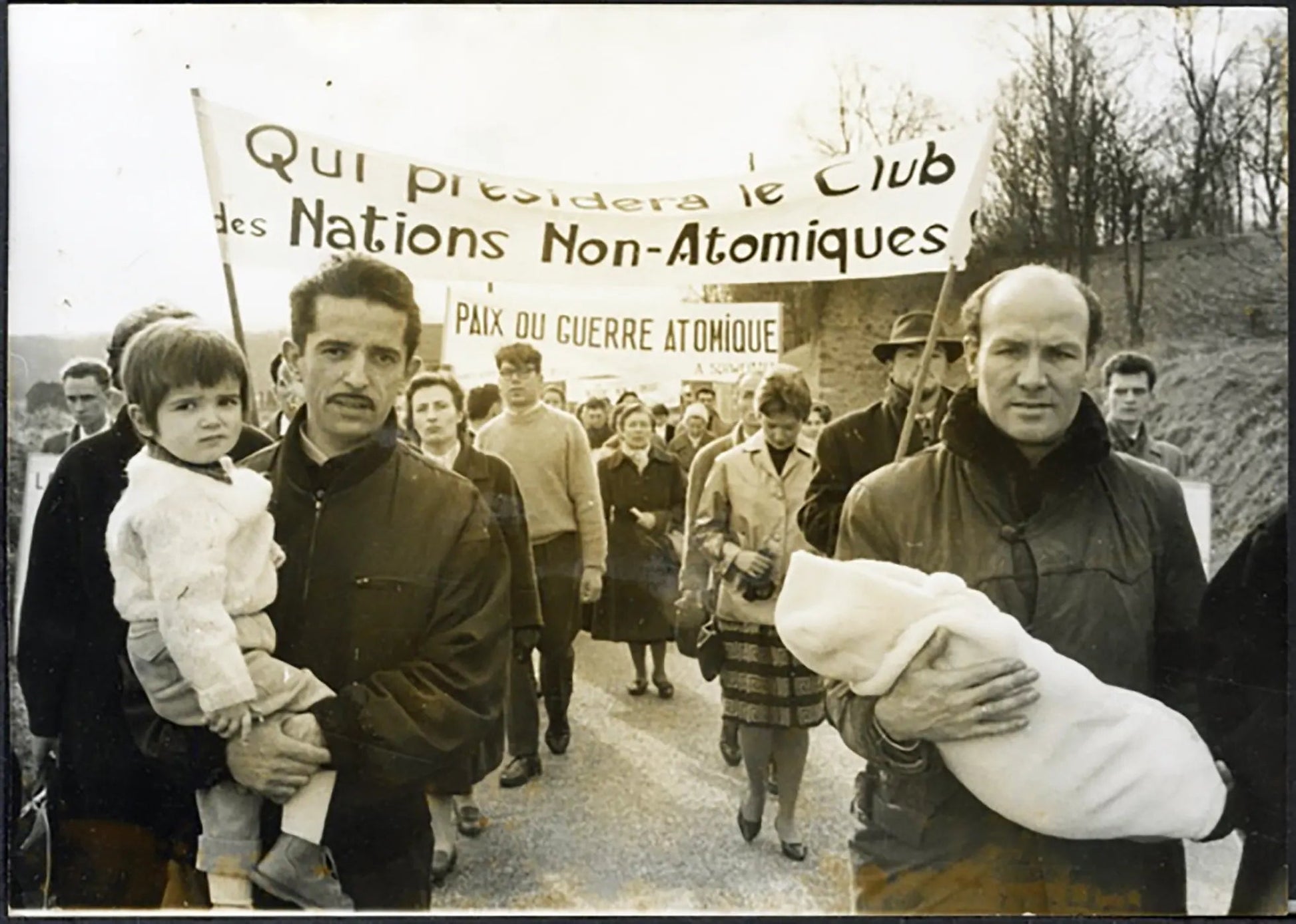 Protesta contro la guerra Francia 1960 Ft 5179 - Stampa 13x18 cm - Farabola Stampa ai sali d'argento
