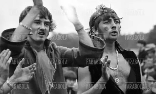 Raduno di hippies per il Festival of the Flower Children, Bedford, 1967 - Farabola Immagine digitale