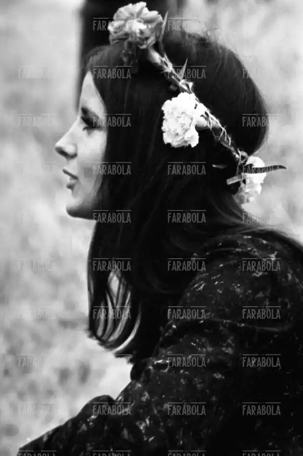 Raduno di hippies per il Festival of the Flower Children, Bedford, 1967 - Farabola Immagine digitale