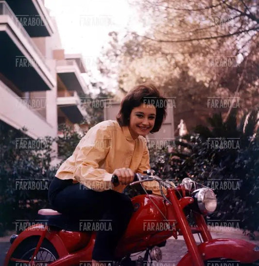 Raffaella Carrà, anni 60 - Farabola Immagine digitale