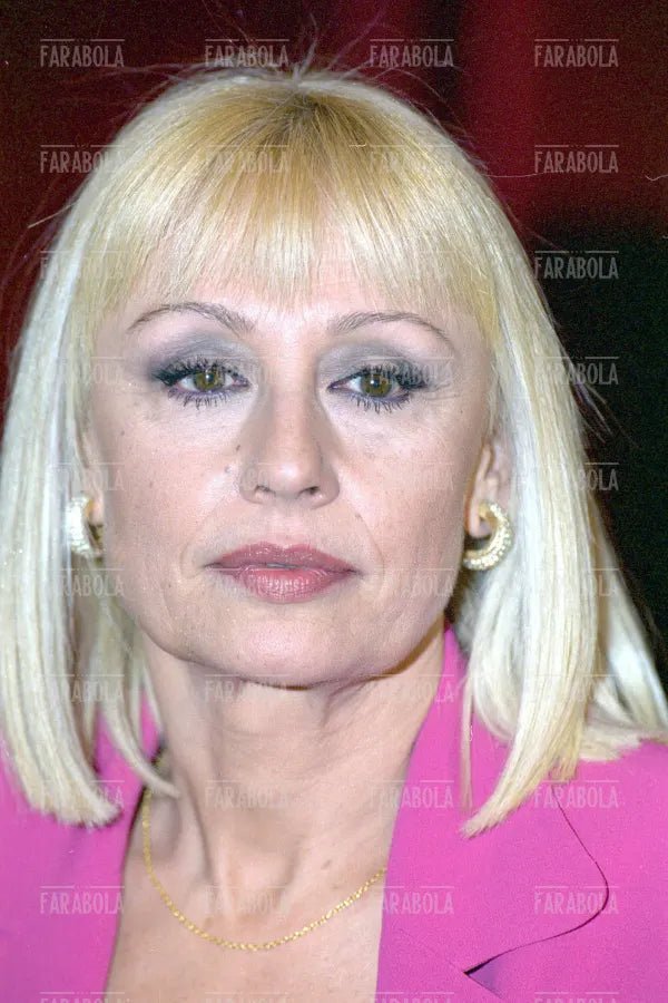 Raffaella Carrà, Conferenza stampa Sanremo, 2001 - Farabola Immagine digitale