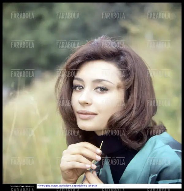 Raffaella Carrà, Cortina d'Ampezzo, 1964 - Farabola Immagine digitale