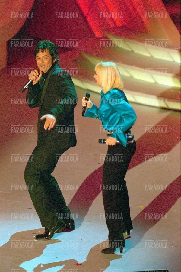 Raffaella Carrà e Fiorello, Festival di Sanremo, 2001 - Farabola Immagine digitale