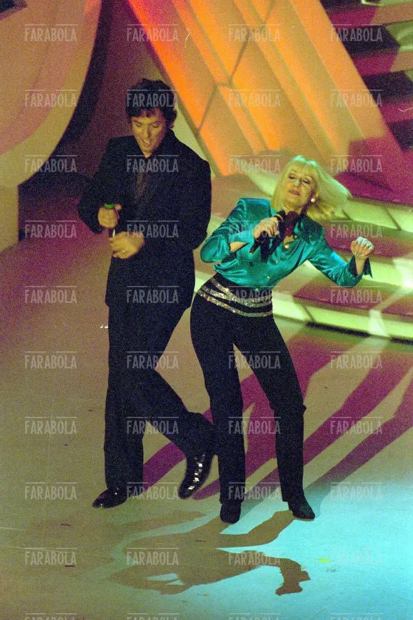 Raffaella Carrà e Fiorello, Festival di Sanremo, 2001 - Farabola Immagine digitale