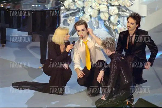 Raffaella Carrà e i Bluvertigo, Festival di Sanremo, 2001 - Farabola Immagine digitale