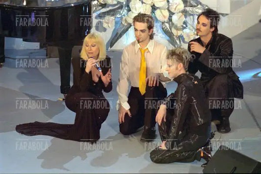 Raffaella Carrà e i Bluvertigo, Festival di Sanremo, 2001 - Farabola Immagine digitale