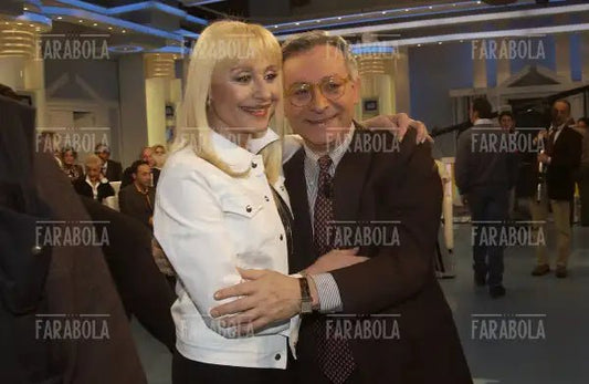 Raffaella Carrà e Leo Gullotta, Porta a Porta, 2004 - Farabola Immagine digitale