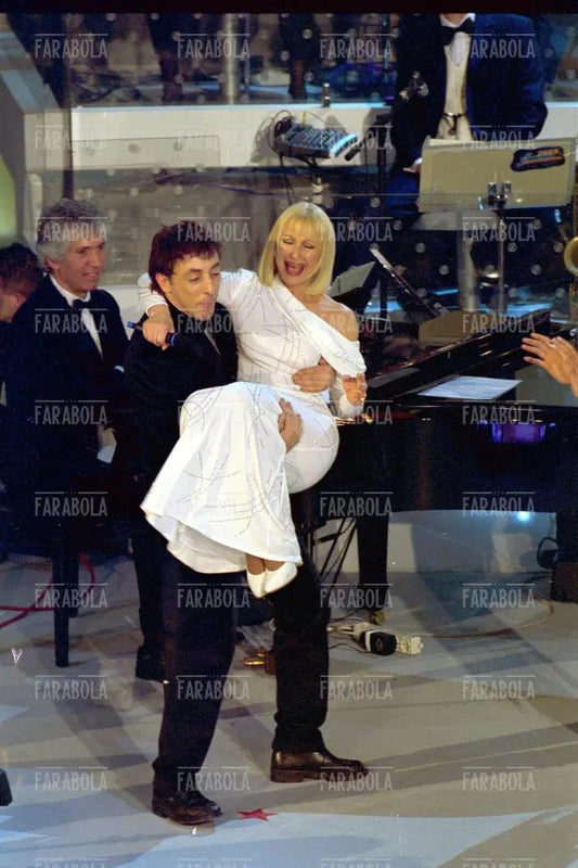 Raffaella Carrà e Massimo Ceccherini, Festival di Sanremo, 2001 - Farabola Immagine digitale